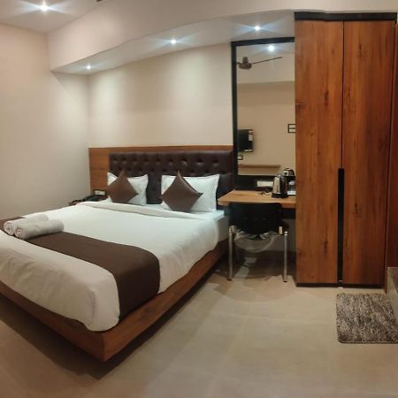 Aditya Inn 구와하티 외부 사진